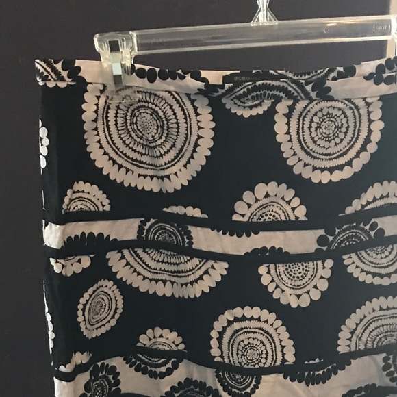 BCBG Maxazria skirt - Picture 1 of 3